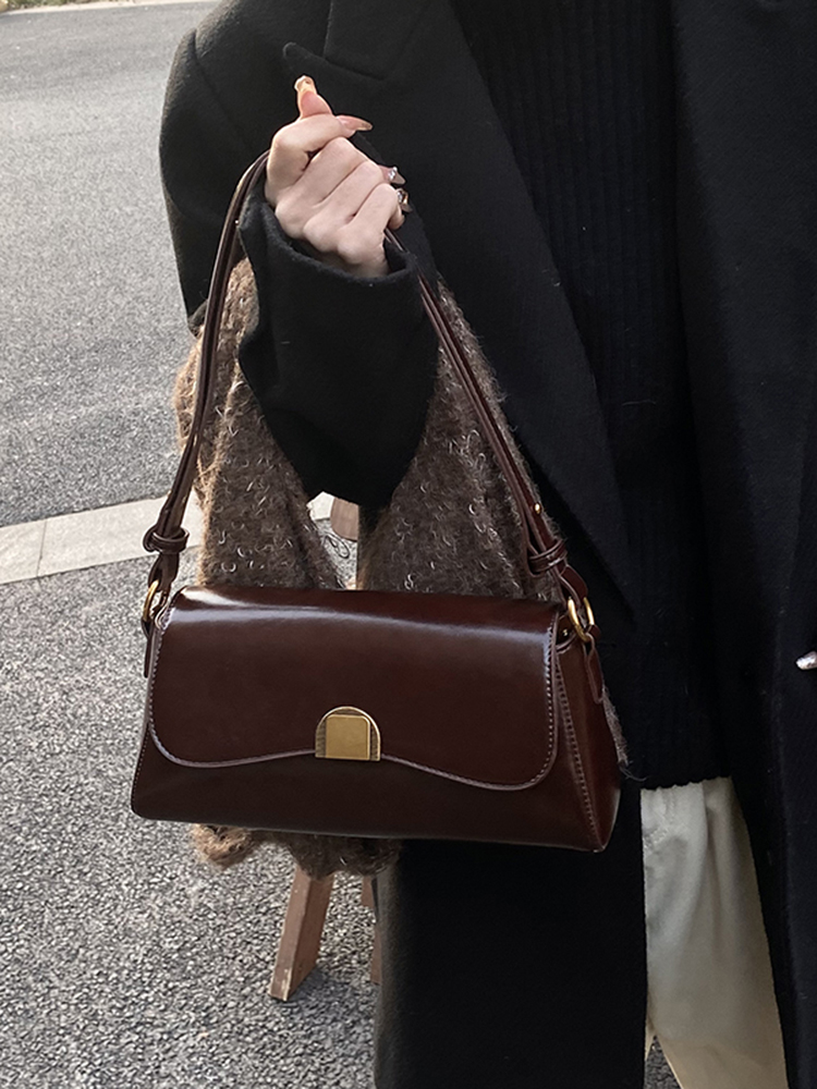 French Retro Oil Wax Leather Underarm Bag for Women - Spring/Summer 2025 Small Shoulder Crossbody Bag, Niche Fashion Accessory French Retro Oil Wax Leather Underarm Bag for Women - Spring/Summer 2025 Small Shoulder Crossbody Bag, Niche Fashion Accessory