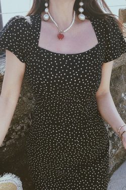 French Romantic Polka Dot Long Dress - Vintage Square Neck Flutter Sleeve Bodycon for Spring/Summer Vacation Style