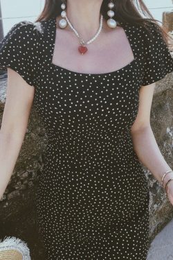 French Romantic Polka Dot Long Dress - Vintage Square Neck Flutter Sleeve Bodycon for Spring/Summer Vacation Style