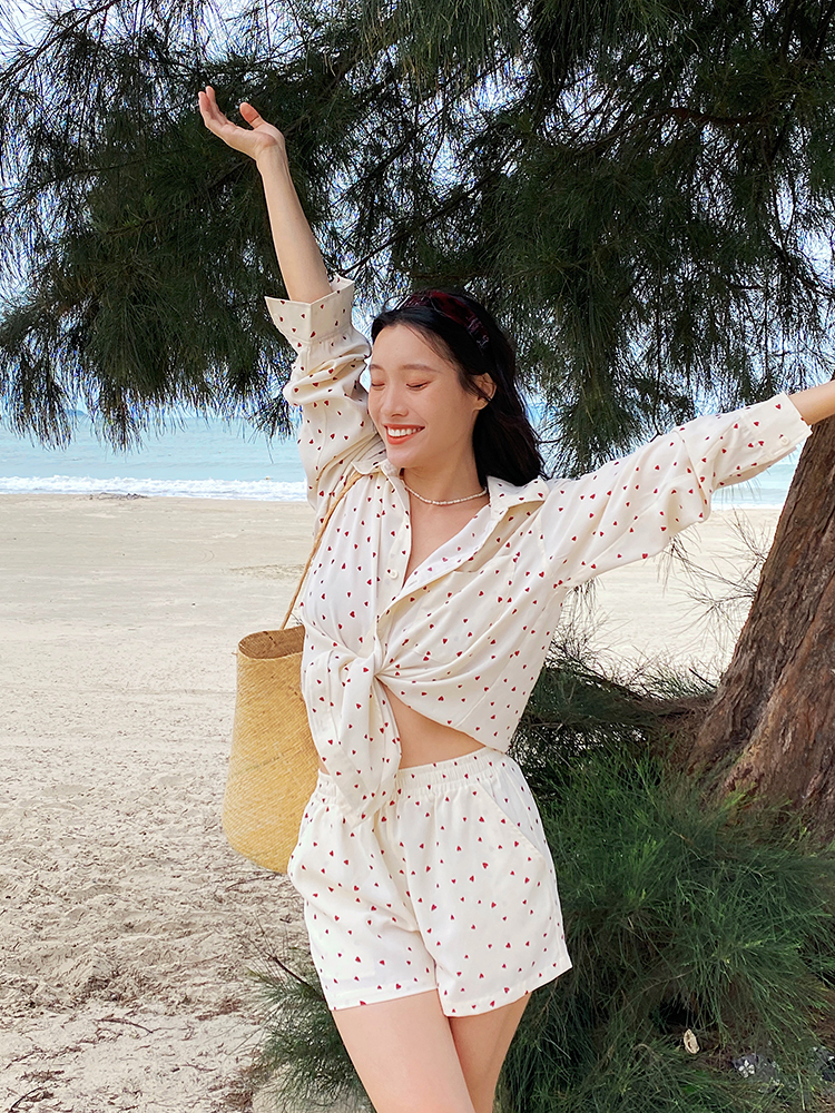 French Style Blue Cotton Shirt Set for Women - Loose Sun Protection Cardigan & A-Line High-Waisted Shorts, Perfect for Summer Outings French Style Blue Cotton Shirt Set for Women - Loose Sun Protection Cardigan & A-Line High-Waisted Shorts, Perfect for Summer Outings