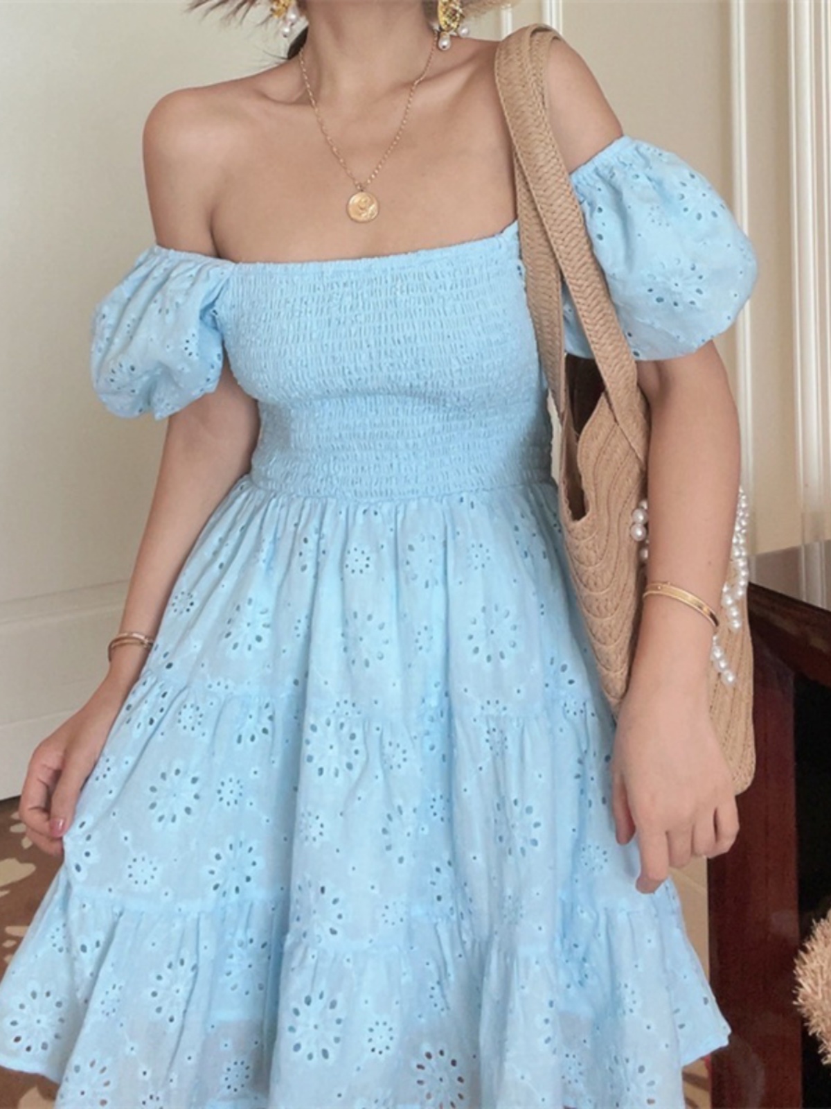 French-Style Elastic Gathered Lantern Sleeve Square Neck Embroidered Cotton Blue Vacation Dress - Spring/Summer 2025 Fashion French-Style Elastic Gathered Lantern Sleeve Square Neck Embroidered Cotton Blue Vacation Dress - Spring/Summer 2025 Fashion