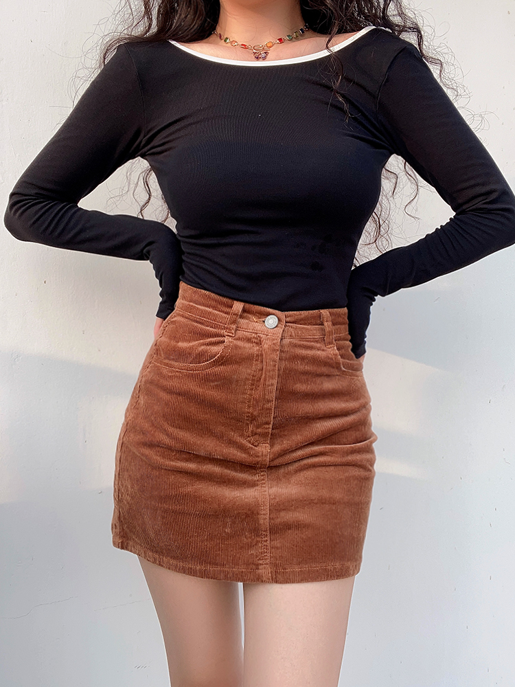 French Style Sexy Minimalist Black and White Spliced Backless Long Sleeve T-Shirt for Women - Slim Fit, Round Neck, Chic Fashion Top French Style Sexy Minimalist Black and White Spliced Backless Long Sleeve T-Shirt for Women - Slim Fit, Round Neck, Chic Fashion Top