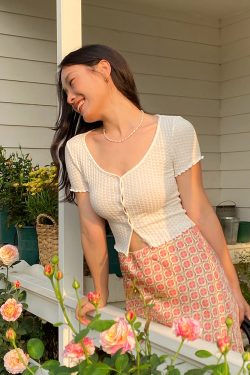 French-Style Slimming Fitted T-Shirt for Women, Versatile Stretchy Short Cardigan Top, Chic and Sexy Fashion Essential