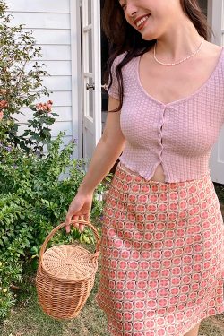 French-Style Slimming Fitted T-Shirt for Women, Versatile Stretchy Short Cardigan Top, Chic and Sexy Fashion Essential