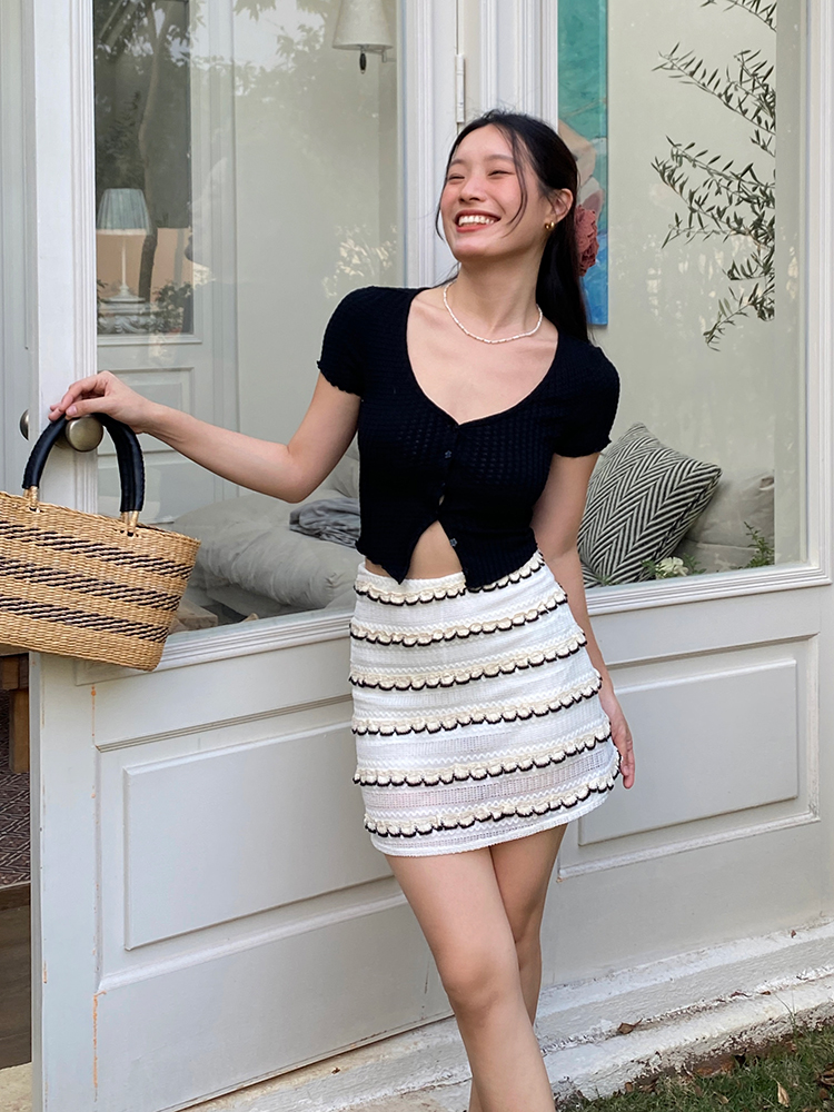 French-Style Slimming Fitted T-Shirt for Women, Versatile Stretchy Short Cardigan Top, Chic and Sexy Fashion Essential French-Style Slimming Fitted T-Shirt for Women, Versatile Stretchy Short Cardigan Top, Chic and Sexy Fashion Essential