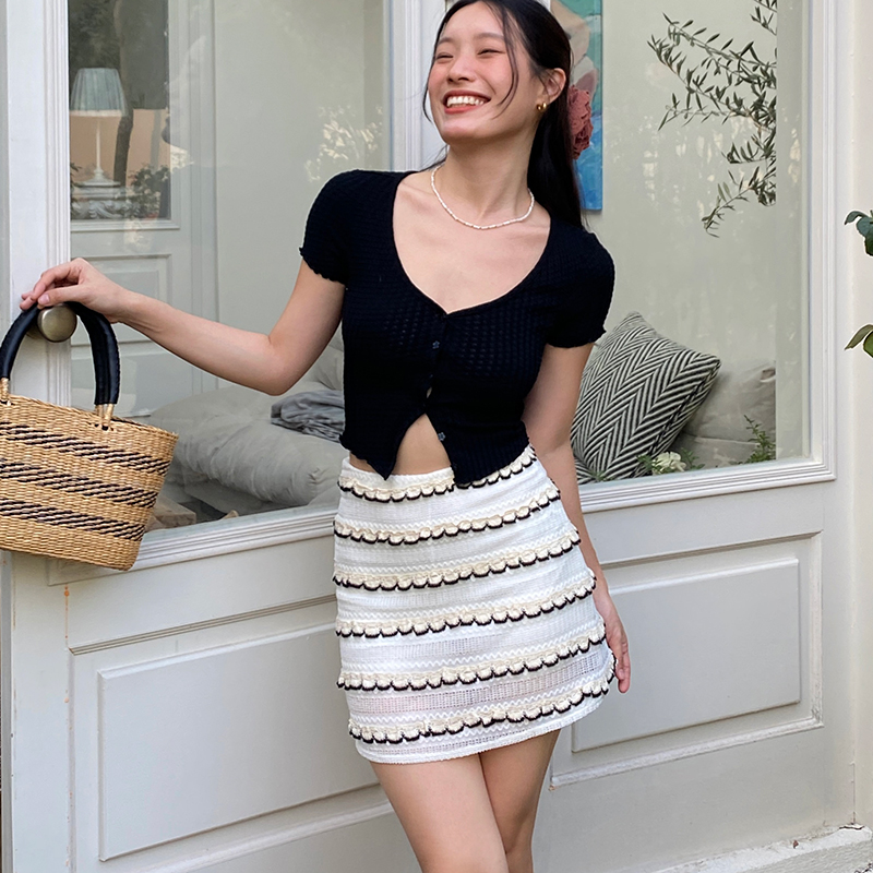 French-Style Slimming Fitted T-Shirt for Women, Versatile Stretchy Short Cardigan Top, Chic and Sexy Fashion Essential French-Style Slimming Fitted T-Shirt for Women, Versatile Stretchy Short Cardigan Top, Chic and Sexy Fashion Essential