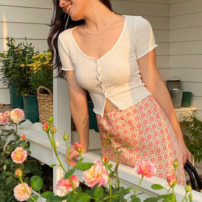 French-Style Slimming Fitted T-Shirt for Women, Versatile Stretchy Short Cardigan Top, Chic and Sexy Fashion Essential French-Style Slimming Fitted T-Shirt for Women, Versatile Stretchy Short Cardigan Top, Chic and Sexy Fashion Essential