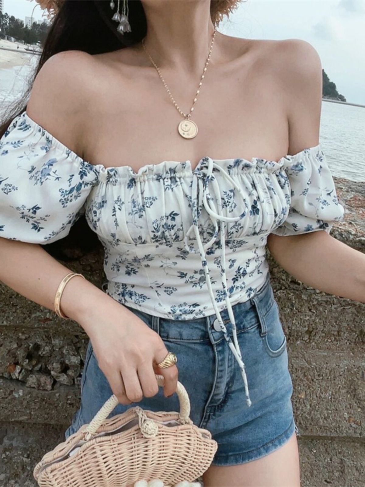 French Vintage Drawstring Tie Square Neck Puff Sleeve Waist-Exposing Short Sleeve Top for Vacation - Spring/Summer 2025 Fashion French Vintage Drawstring Tie Square Neck Puff Sleeve Waist-Exposing Short Sleeve Top for Vacation - Spring/Summer 2025 Fashion