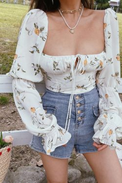 French Vintage Floral Shirt with Square Neck and Lantern Sleeves, Waist-Cinching Short Design for Spring/Summer 2025 Fashion