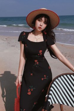 French Vintage Flowy Sleeve Black Waist-Cinching Bodycon Long Dress for Women - 2024 Spring/Summer Vacation Style