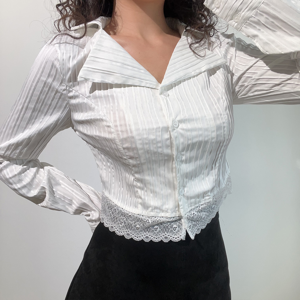 French Vintage Lace Trim High-Waisted Short Long Sleeve Shirt Top in Pure White - Cute Sweet Style for 90s Inspired Looks French Vintage Lace Trim High-Waisted Short Long Sleeve Shirt Top in Pure White - Cute Sweet Style for 90s Inspired Looks