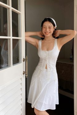 French Vintage Lace Vest Top - White Slim-Fit Sexy Design, Versatile Short Style for Y2K and 90s Fashion