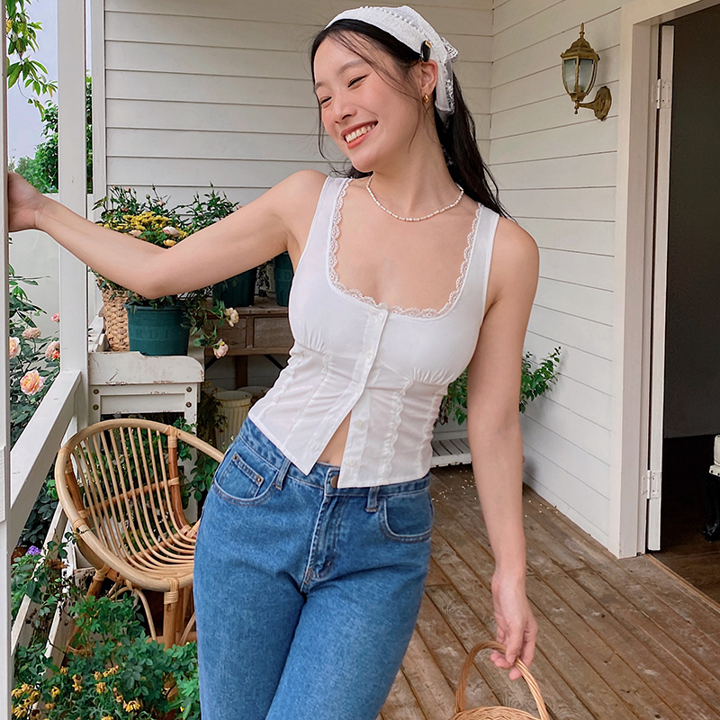 French Vintage Lace Vest Top - White Slim-Fit Sexy Design, Versatile Short Style for Y2K and 90s Fashion French Vintage Lace Vest Top - White Slim-Fit Sexy Design, Versatile Short Style for Y2K and 90s Fashion