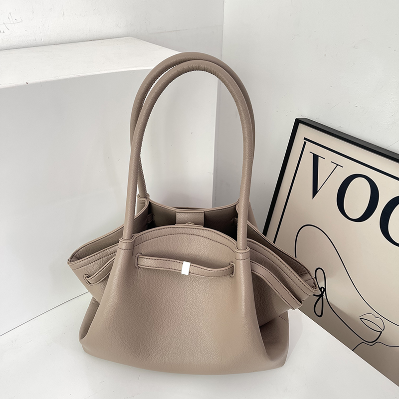 French Vintage Lychee Pattern Underarm Bag for Women - High-End Handheld Shoulder Bag for Spring Summer 2025 Commuting Style French Vintage Lychee Pattern Underarm Bag for Women - High-End Handheld Shoulder Bag for Spring Summer 2025 Commuting Style