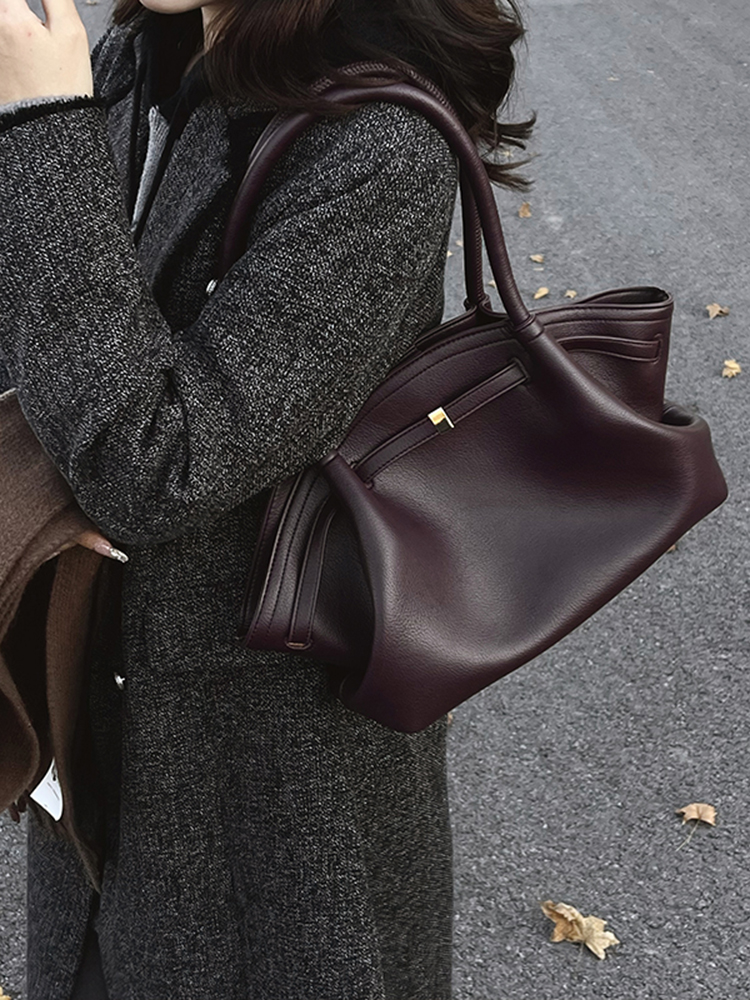 French Vintage Lychee Pattern Underarm Bag for Women - High-End Handheld Shoulder Bag for Spring Summer 2025 Commuting Style French Vintage Lychee Pattern Underarm Bag for Women - High-End Handheld Shoulder Bag for Spring Summer 2025 Commuting Style