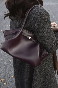 French Vintage Lychee Pattern Underarm Bag for Women - High-End Handheld Shoulder Bag for Spring Summer 2025 Commuting Style