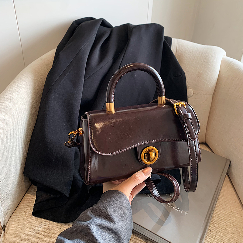 French Vintage Oil Wax Leather Handbag for Women - Textured Small Square Bag, Versatile Shoulder & Crossbody Bag, Spring/Summer 2025 French Vintage Oil Wax Leather Handbag for Women - Textured Small Square Bag, Versatile Shoulder & Crossbody Bag, Spring/Summer 2025