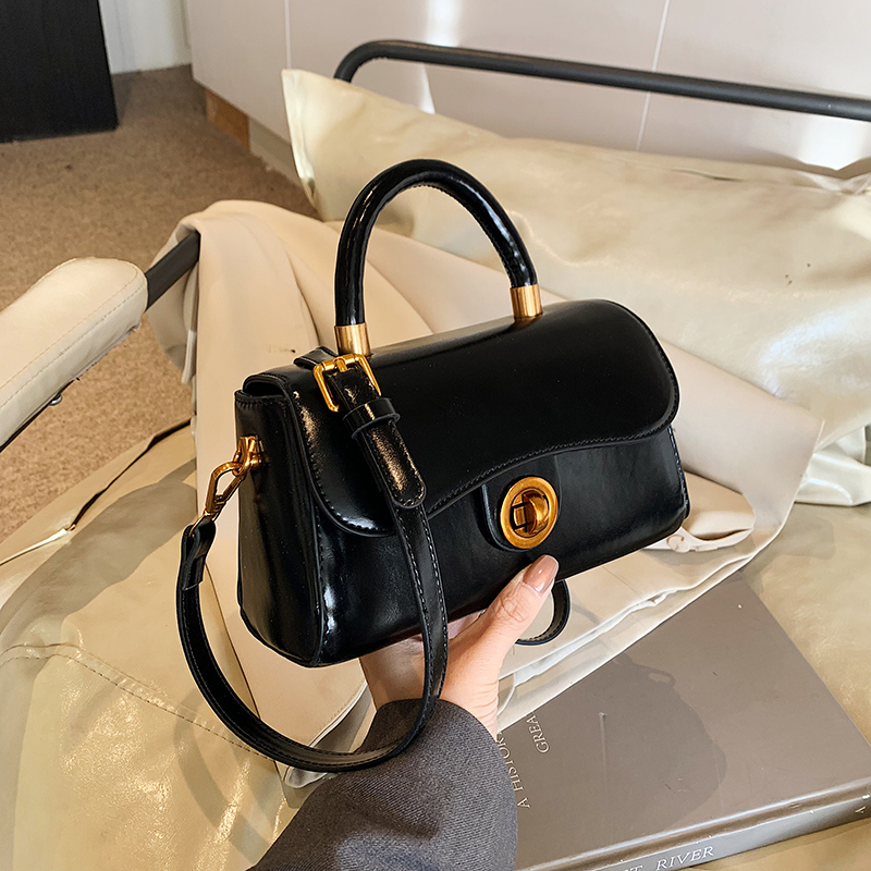 French Vintage Oil Wax Leather Handbag for Women - Textured Small Square Bag, Versatile Shoulder & Crossbody Bag, Spring/Summer 2025 French Vintage Oil Wax Leather Handbag for Women - Textured Small Square Bag, Versatile Shoulder & Crossbody Bag, Spring/Summer 2025