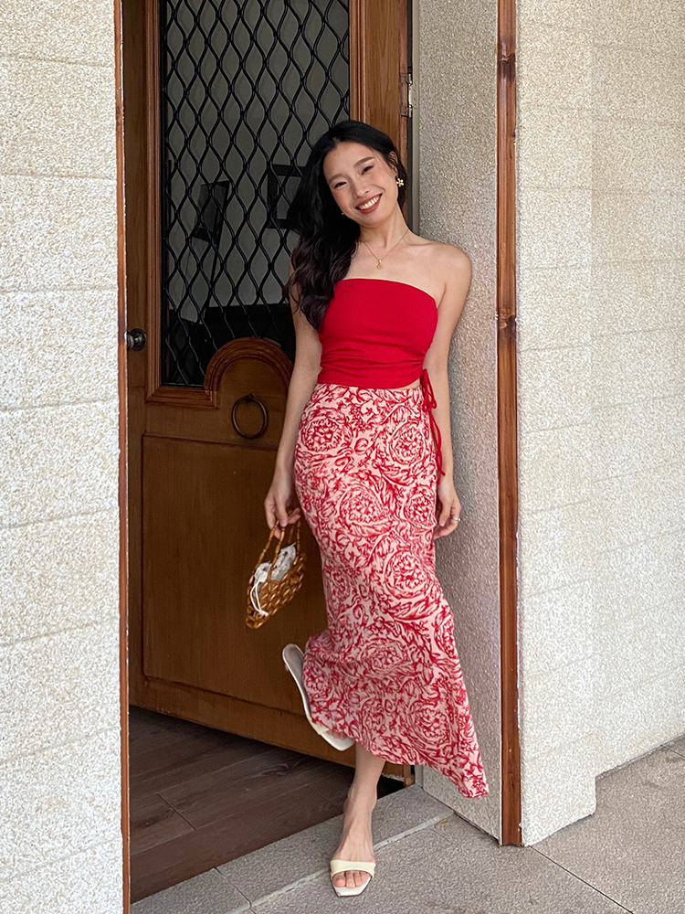 French Vintage Printed Midi Skirt in Bright Red - Vacation Style Long Wrap Skirt for Effortless 90s Chic French Vintage Printed Midi Skirt in Bright Red - Vacation Style Long Wrap Skirt for Effortless 90s Chic