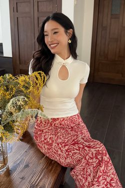 French Vintage Printed Midi Skirt in Bright Red - Vacation Style Long Wrap Skirt for Effortless 90s Chic