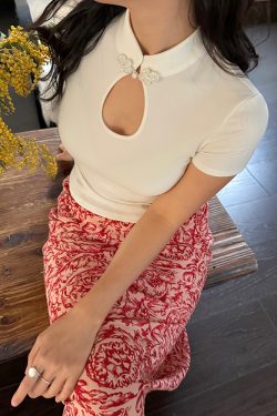 French Vintage Printed Midi Skirt in Bright Red - Vacation Style Long Wrap Skirt for Effortless 90s Chic