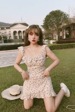 French Vintage Ruffled Big Collar Floral Dress for Women - Handmade Spring/Summer 2025, Trendy 90s Style