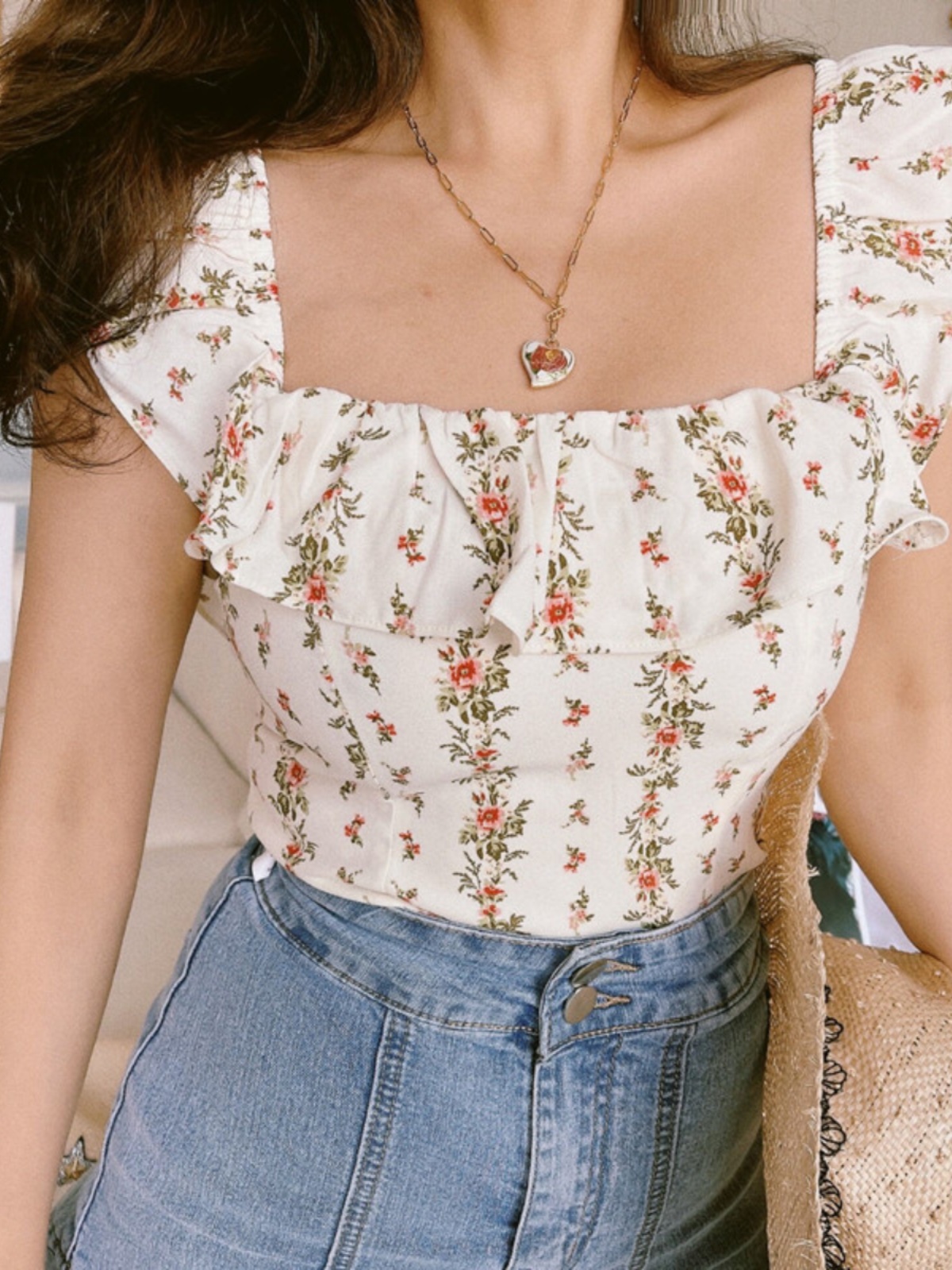 French Vintage Ruffled Square Neck Floral Camisole Top for Women - Spring/Summer 2022, Y2K Floral Fashion, Chic Summer Style French Vintage Ruffled Square Neck Floral Camisole Top for Women - Spring/Summer 2022, Y2K Floral Fashion, Chic Summer Style