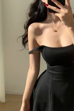 French Vintage Square Neck Black Waist-Defining Elastic Slimming Slip Dress for Women - Short Skirt Vacation Style