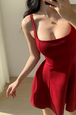 French Vintage Square Neck Black Waist-Defining Elastic Slimming Slip Dress for Women - Short Skirt Vacation Style