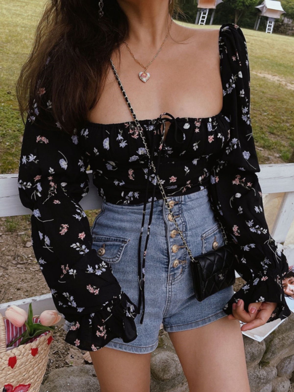 French Vintage Square Neck Lantern Sleeve Waist-Defined Short Vacation Shirt for Women - 2025 Spring/Summer Fashion French Vintage Square Neck Lantern Sleeve Waist-Defined Short Vacation Shirt for Women - 2025 Spring/Summer Fashion