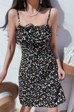 French Vintage Square Neck Off-Shoulder Floral Slip Dress for Vacation - 2024 Spring/Summer Trend