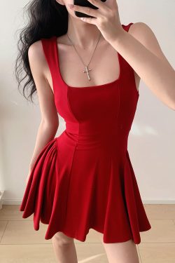 French Vintage Style Square Neck Pleated Wide Strap Short Skirt Dress in Pure Color for Vacation, 90s Inspired Fashion