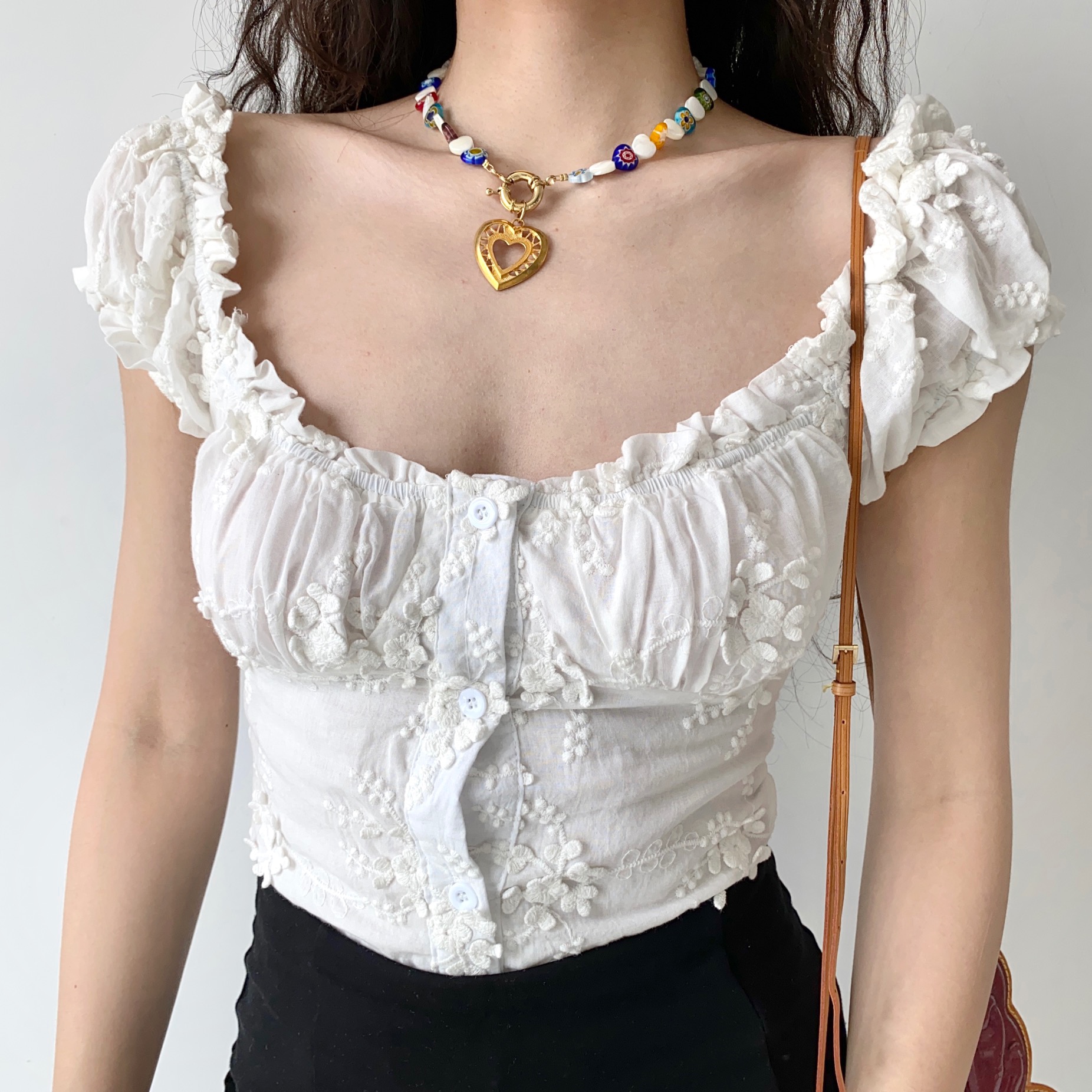 French Vintage U-neck Puff Sleeve White Embroidered Shirt for Women - Slim Fit Short Top, Perfect for Y2K and Casual Chic Style French Vintage U-neck Puff Sleeve White Embroidered Shirt for Women - Slim Fit Short Top, Perfect for Y2K and Casual Chic Style