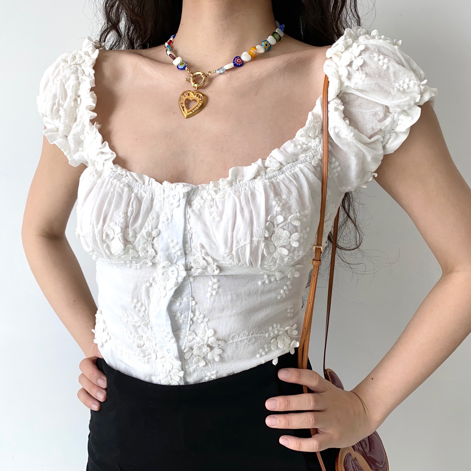 French Vintage U-neck Puff Sleeve White Embroidered Shirt for Women - Slim Fit Short Top, Perfect for Y2K and Casual Chic Style French Vintage U-neck Puff Sleeve White Embroidered Shirt for Women - Slim Fit Short Top, Perfect for Y2K and Casual Chic Style