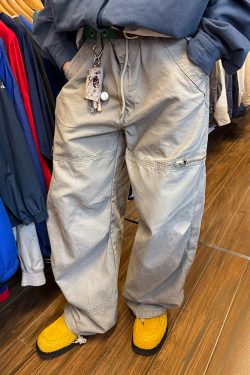 Functional Zipper Pocket Cargo Pants for Men and Women - Loose Straight-Leg Street Style Workwear for Spring and Autumn