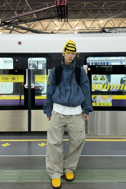 Functional Zipper Pocket Cargo Pants for Men and Women - Loose Straight-Leg Street Style Workwear for Spring and Autumn