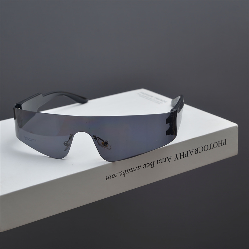 Futuristic Cyberpunk Frameless One-Piece Sunglasses for Trendy Boys and Girls - Ideal for Street Photography and Riding. Futuristic Cyberpunk Frameless One-Piece Sunglasses for Trendy Boys and Girls - Ideal for Street Photography and Riding.
