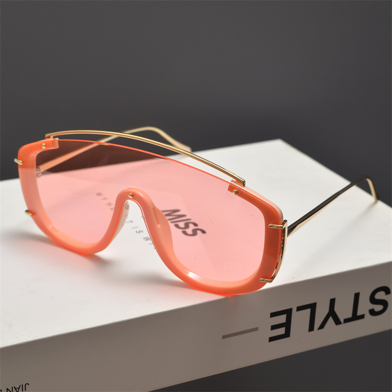 Futuristic Cyberpunk Oversized Pilot Sunglasses with Cut Edges and Single Beam - Stylish Statement Eyewear Futuristic Cyberpunk Oversized Pilot Sunglasses with Cut Edges and Single Beam - Stylish Statement Eyewear