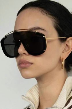 Futuristic Cyberpunk Oversized Pilot Sunglasses with Cut Edges and Single Beam - Stylish Statement Eyewear