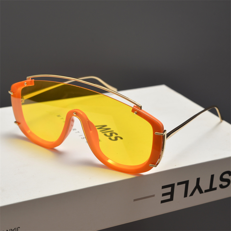 Futuristic Cyberpunk Oversized Pilot Sunglasses with Cut Edges and Single Beam - Stylish Statement Eyewear Futuristic Cyberpunk Oversized Pilot Sunglasses with Cut Edges and Single Beam - Stylish Statement Eyewear