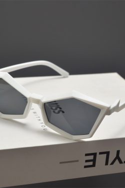 Futuristic Cyberpunk Polygon Diamond Sunglasses for Slim Faces - Unisex Hip-Hop Party Eyewear