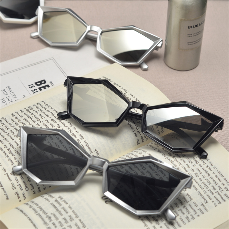 Futuristic Cyberpunk Polygon Diamond Sunglasses for Slim Faces - Unisex Hip-Hop Party Eyewear Futuristic Cyberpunk Polygon Diamond Sunglasses for Slim Faces - Unisex Hip-Hop Party Eyewear