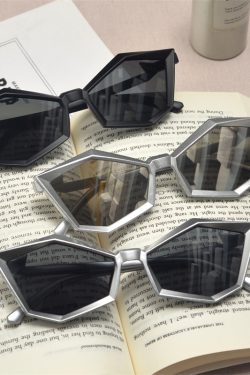 Futuristic Cyberpunk Polygon Diamond Sunglasses for Slim Faces - Unisex Hip-Hop Party Eyewear