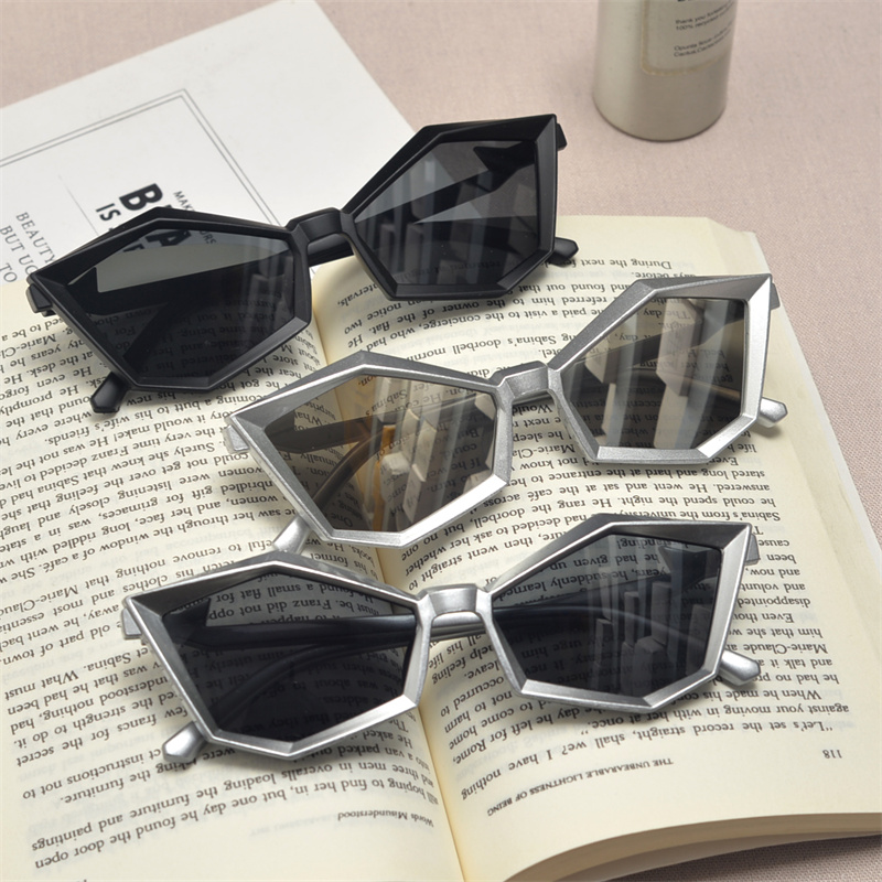 Futuristic Cyberpunk Polygon Diamond Sunglasses for Slim Faces - Unisex Hip-Hop Party Eyewear Futuristic Cyberpunk Polygon Diamond Sunglasses for Slim Faces - Unisex Hip-Hop Party Eyewear