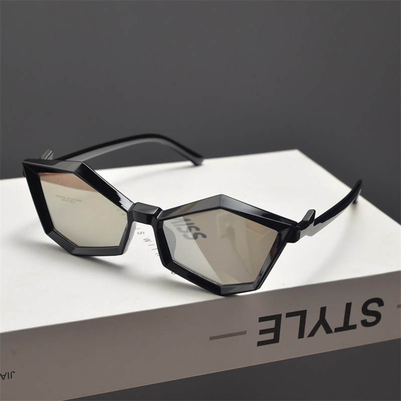 Futuristic Cyberpunk Polygon Diamond Sunglasses for Slim Faces - Unisex Hip-Hop Party Eyewear Futuristic Cyberpunk Polygon Diamond Sunglasses for Slim Faces - Unisex Hip-Hop Party Eyewear