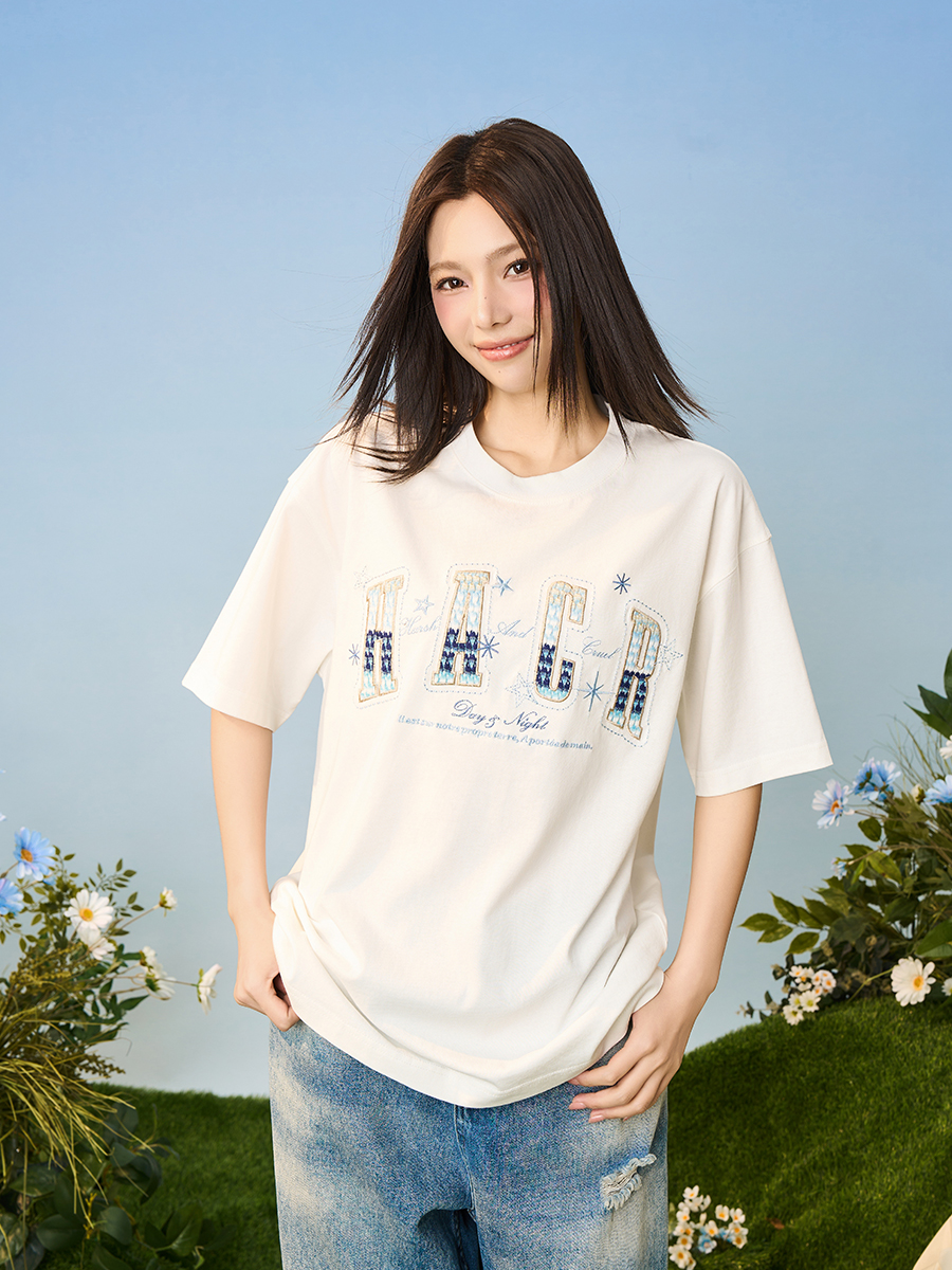 Gradient Woven Patch Embroidery Loose Round Neck Short Sleeve T-Shirt for Men and Women - 90s Inspired Unisex Fashion Top Gradient Woven Patch Embroidery Loose Round Neck Short Sleeve T-Shirt for Men and Women - 90s Inspired Unisex Fashion Top