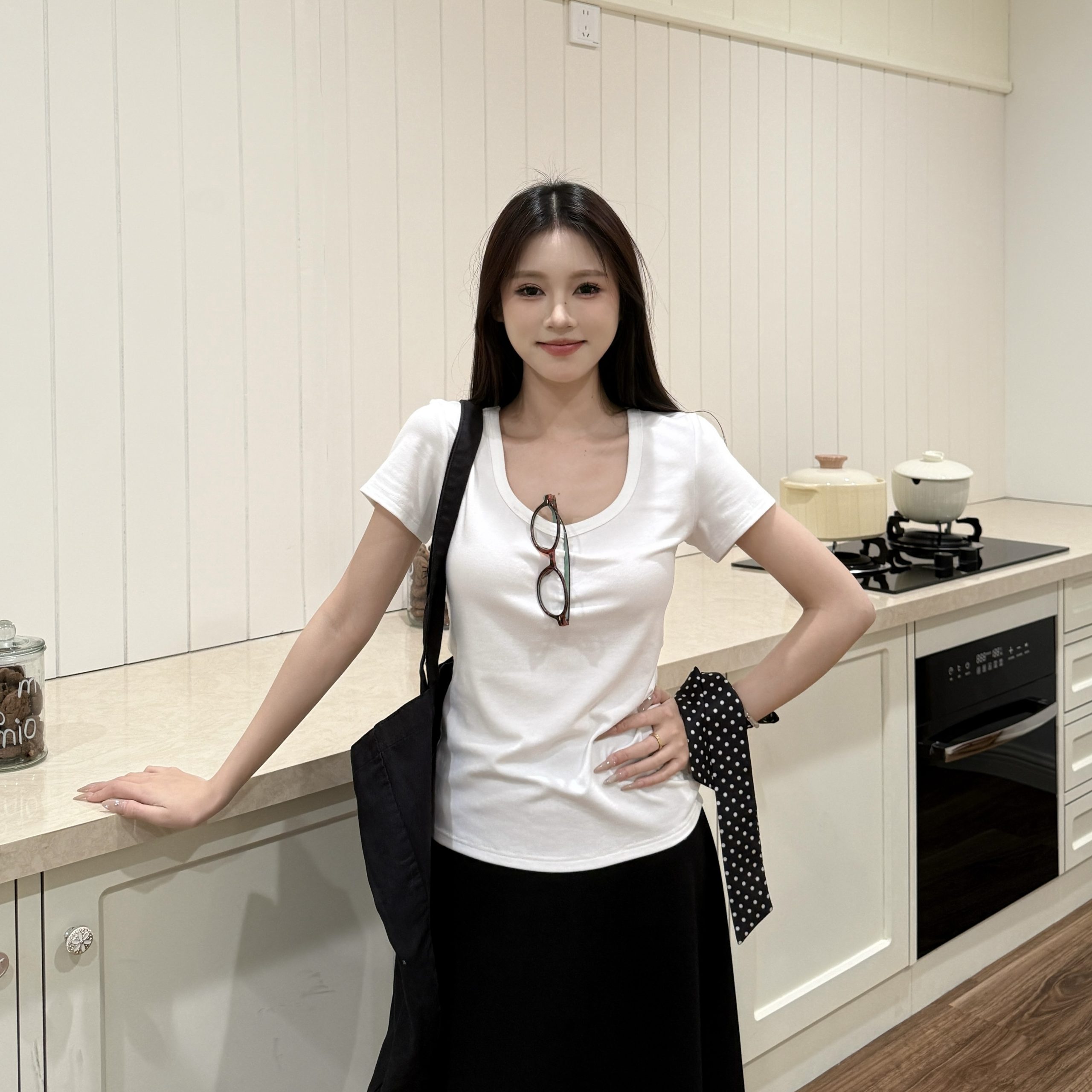 Gray Square Neck Short Sleeve T-Shirt for Women - Summer Loose Slim Fit Top - Casual Y2K Style Hot Girl Tee Gray Square Neck Short Sleeve T-Shirt for Women - Summer Loose Slim Fit Top - Casual Y2K Style Hot Girl Tee