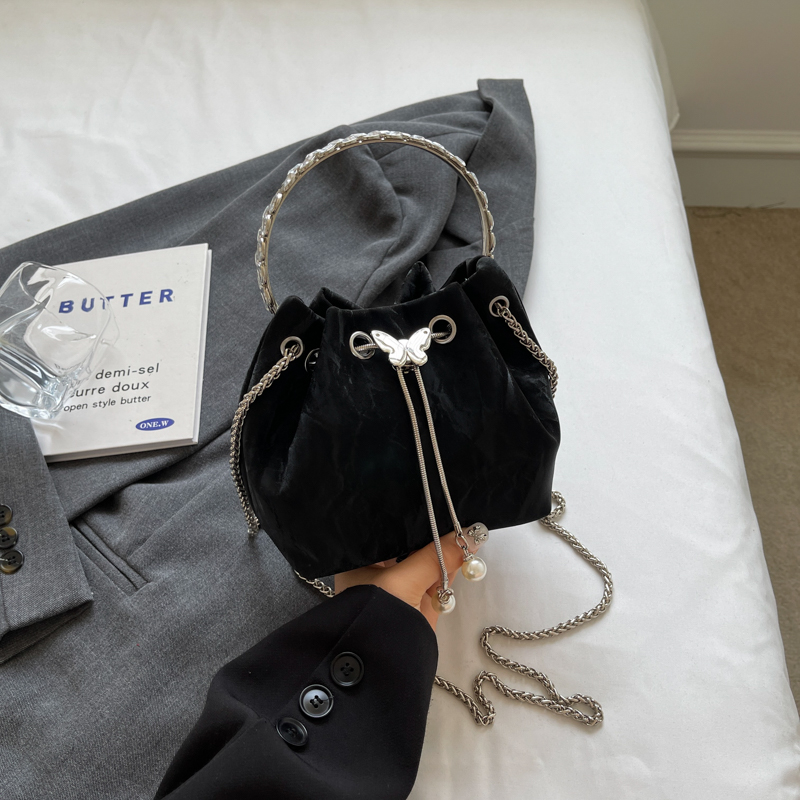 Handheld Drawstring Bucket Bag for Women - Summer 2025 Korean Style INS Minimalist Versatile Shoulder Bag Handheld Drawstring Bucket Bag for Women - Summer 2025 Korean Style INS Minimalist Versatile Shoulder Bag