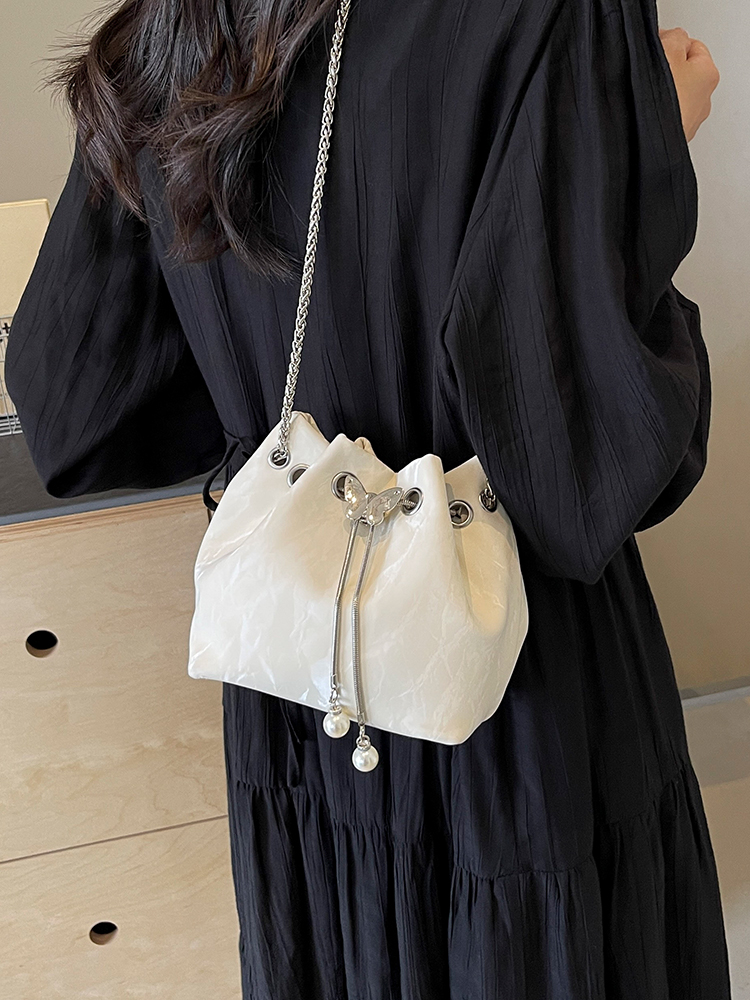 Handheld Drawstring Bucket Bag for Women - Summer 2025 Korean Style INS Minimalist Versatile Shoulder Bag Handheld Drawstring Bucket Bag for Women - Summer 2025 Korean Style INS Minimalist Versatile Shoulder Bag