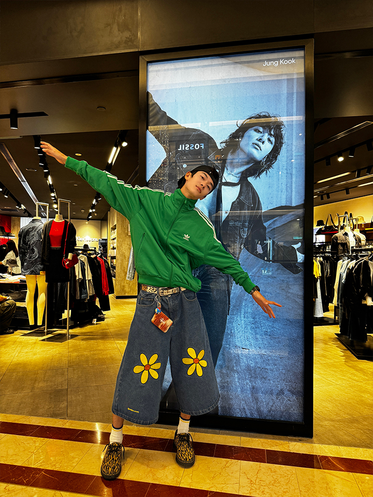 Handmade Floral Embroidery Denim Shorts for Men and Women, Straight-Leg Wide-Leg Casual Summer Capris, Y2K Style Handmade Floral Embroidery Denim Shorts for Men and Women, Straight-Leg Wide-Leg Casual Summer Capris, Y2K Style